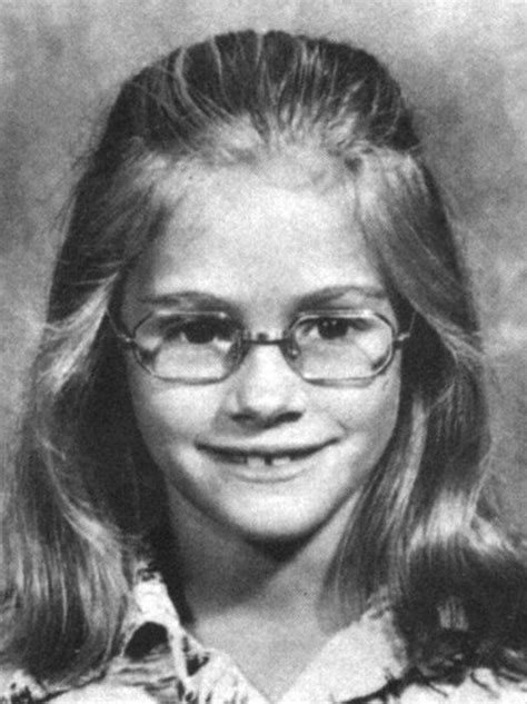 julia roberts jeune|17 Rare and Adorable Photos of Julia Roberts When She Was a Kid